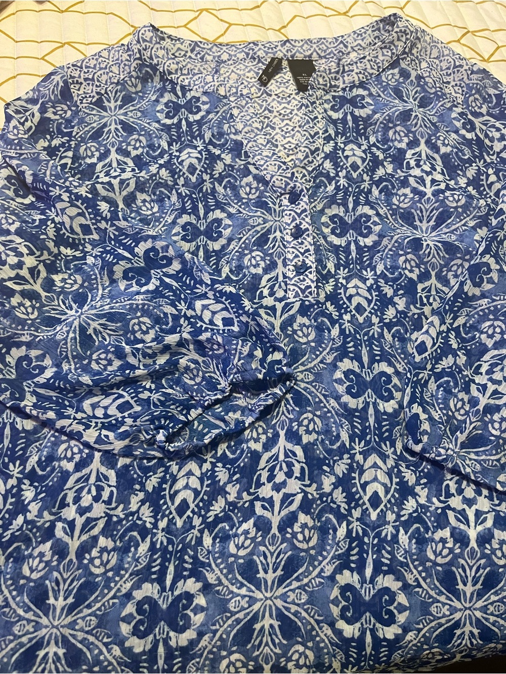 Lot of 4 XL blouses, sheer lightweight - Picture 2 of 10